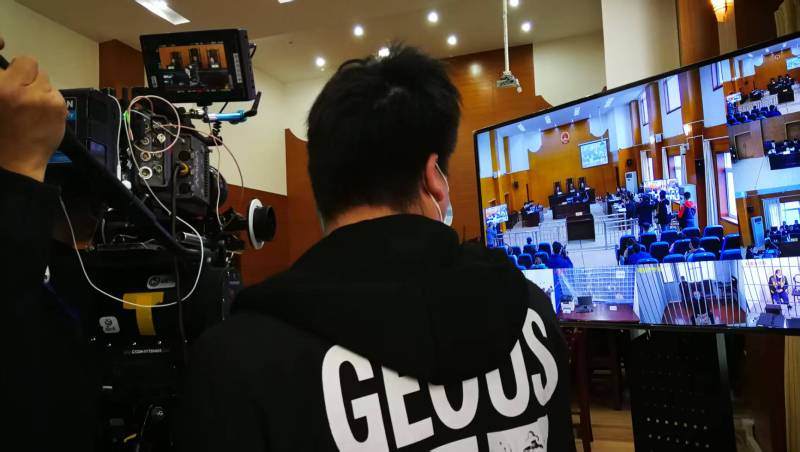 AI生成VS人工创意——伽师县广告片拍摄公司的技术浪漫主义实践